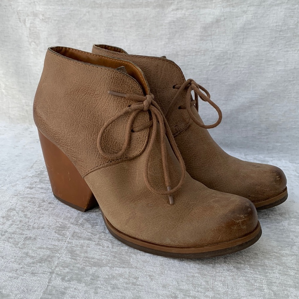 Korks by Kork-Ease PebbledBrown Leather Lace Up Block Heel Booties